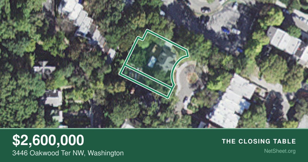 Aerial view of 3446 Oakwood Ter NW, Washington
